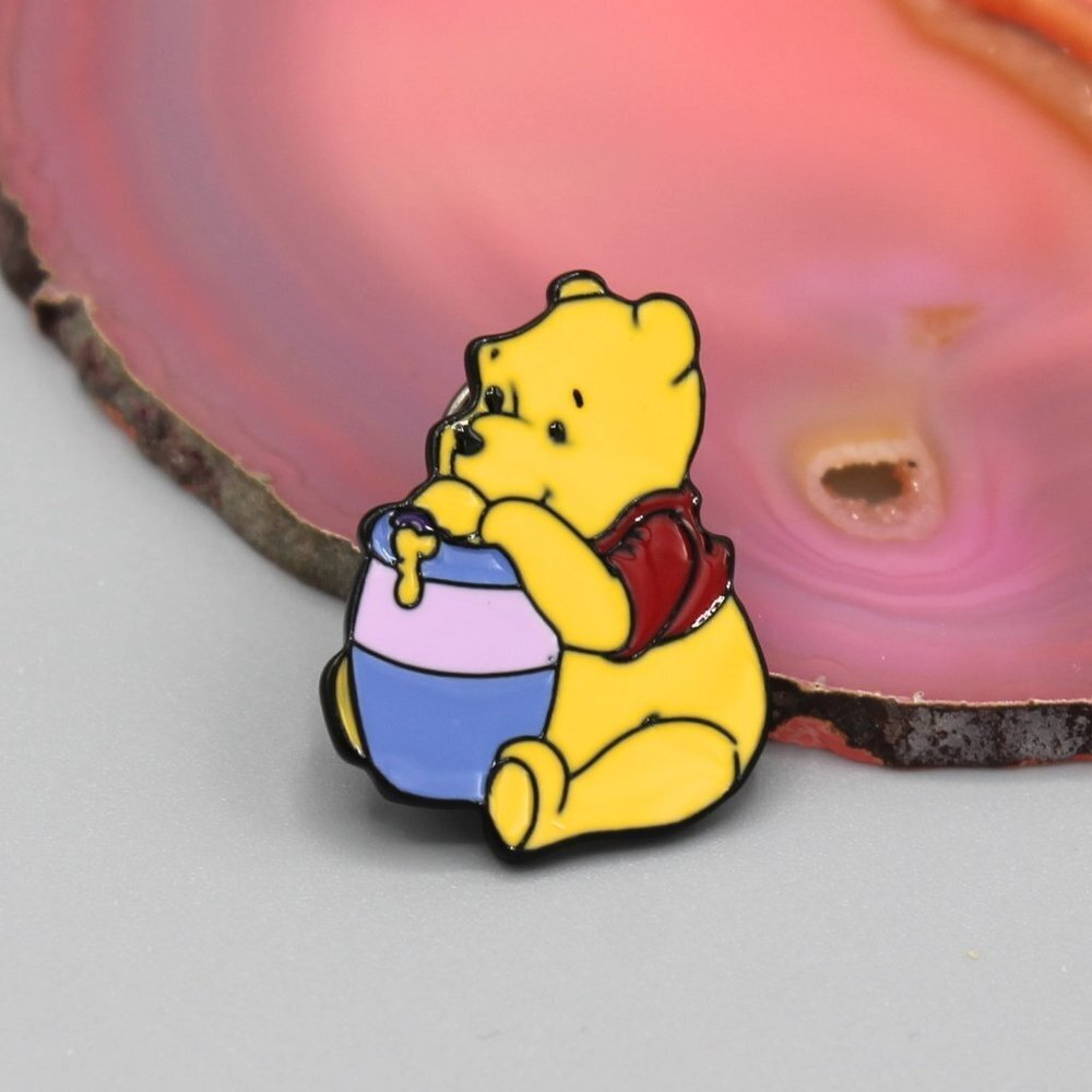 Jewelry pin brooch Winnie the Pooh cute adorable fashion yellow red new